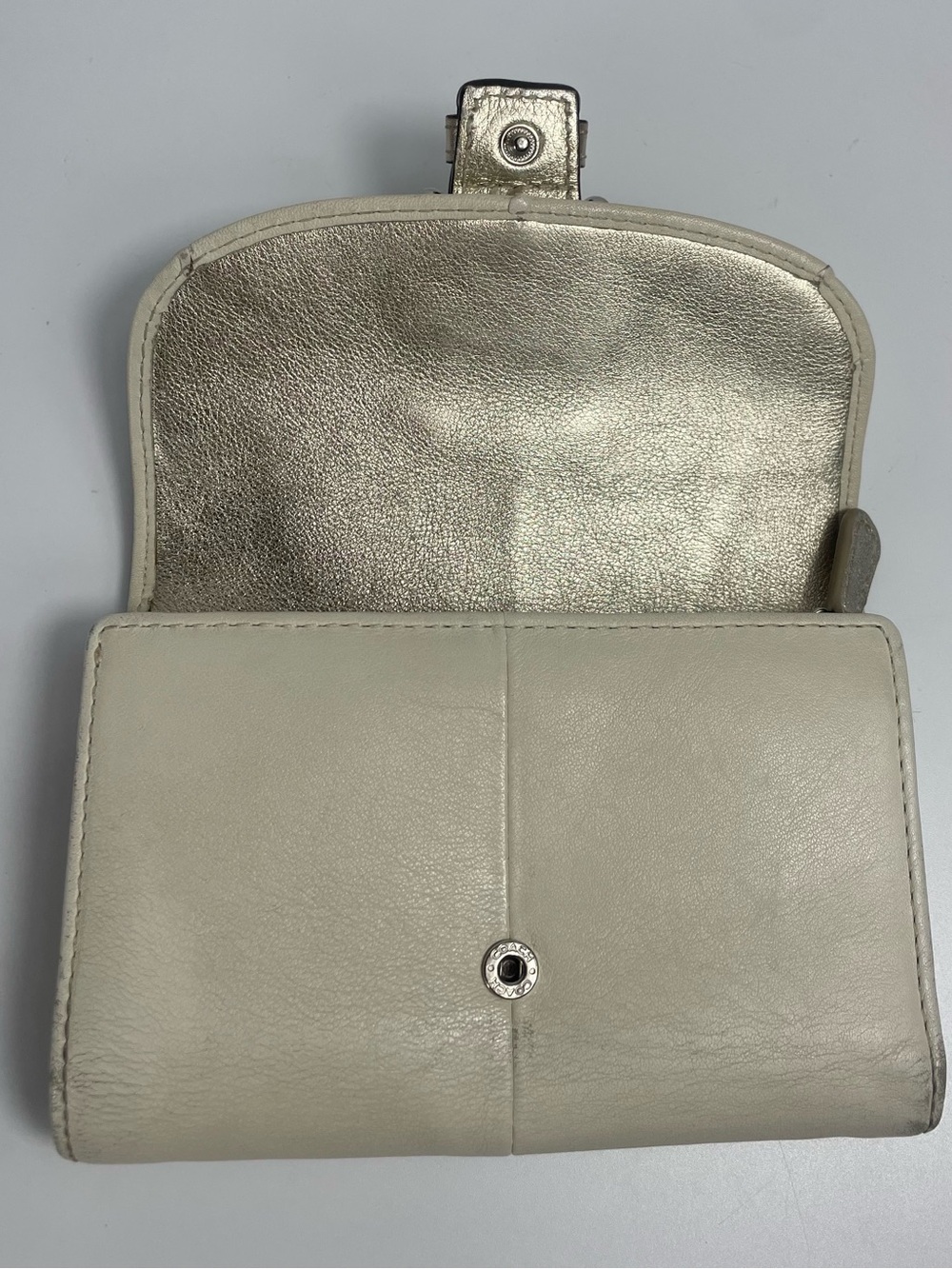 Coach Vintage Soho Cream Metallic Gold Leather Wallet-COA - Picture 8 of 13